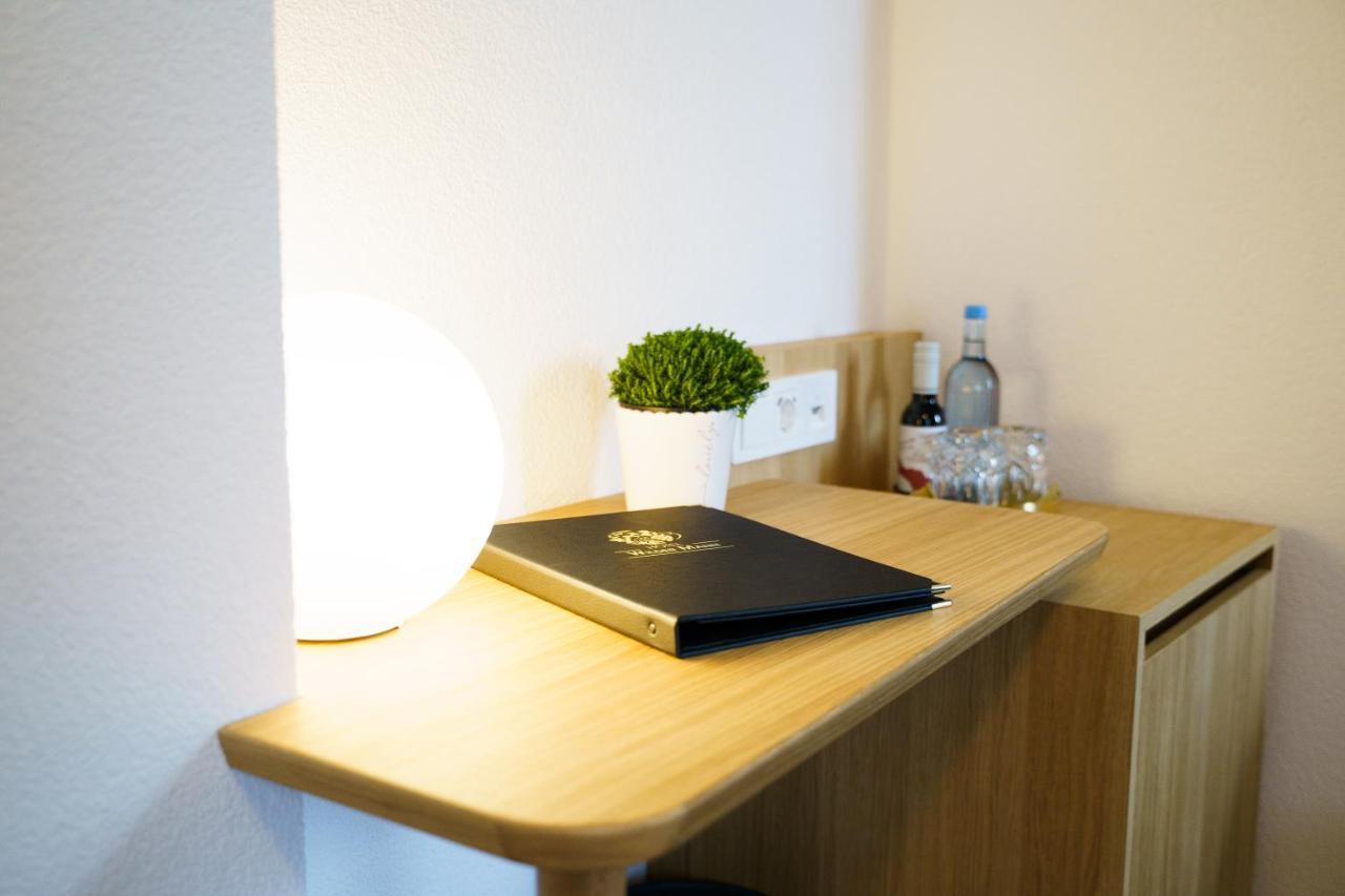 Hotel Wilder Mann Меерсбург Екстериор снимка