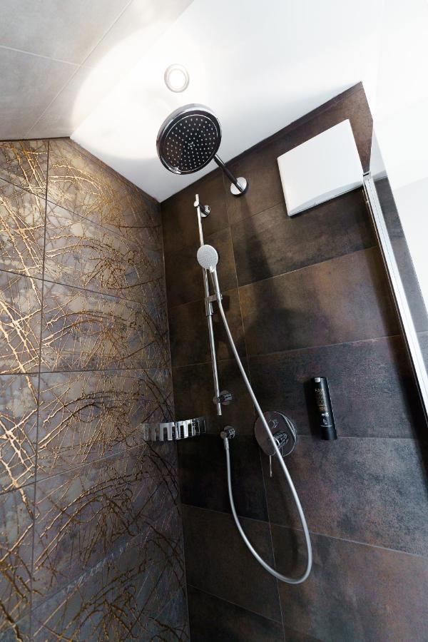 Hotel Wilder Mann Меерсбург Екстериор снимка